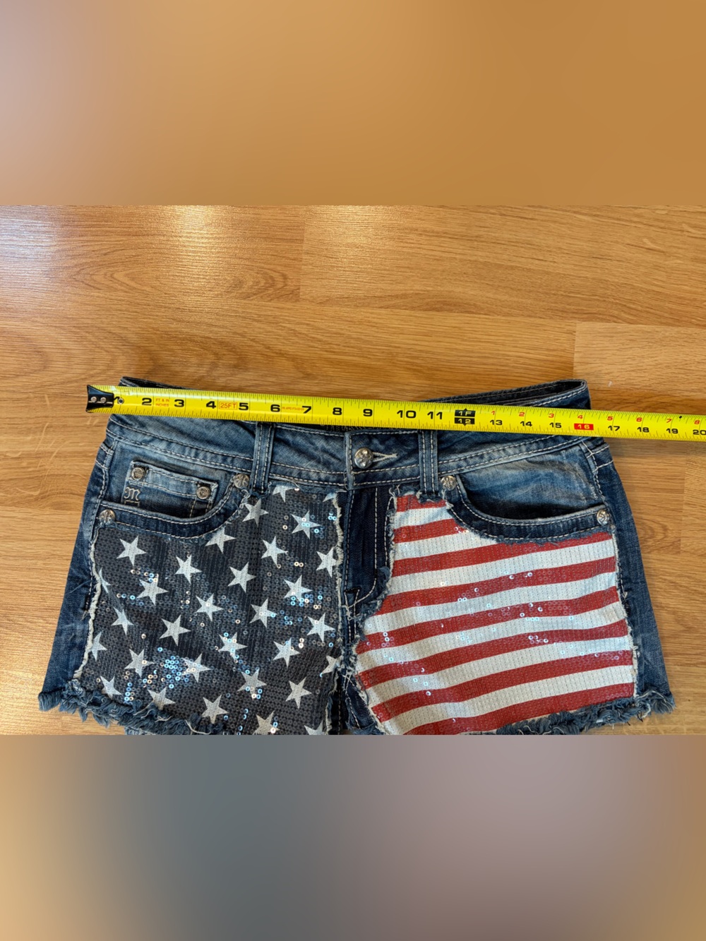 Miss Me Patriotic Sequined Flag Front Denim Frayed Shorts Size 30 JP6178H2 - Picture 6 of 13